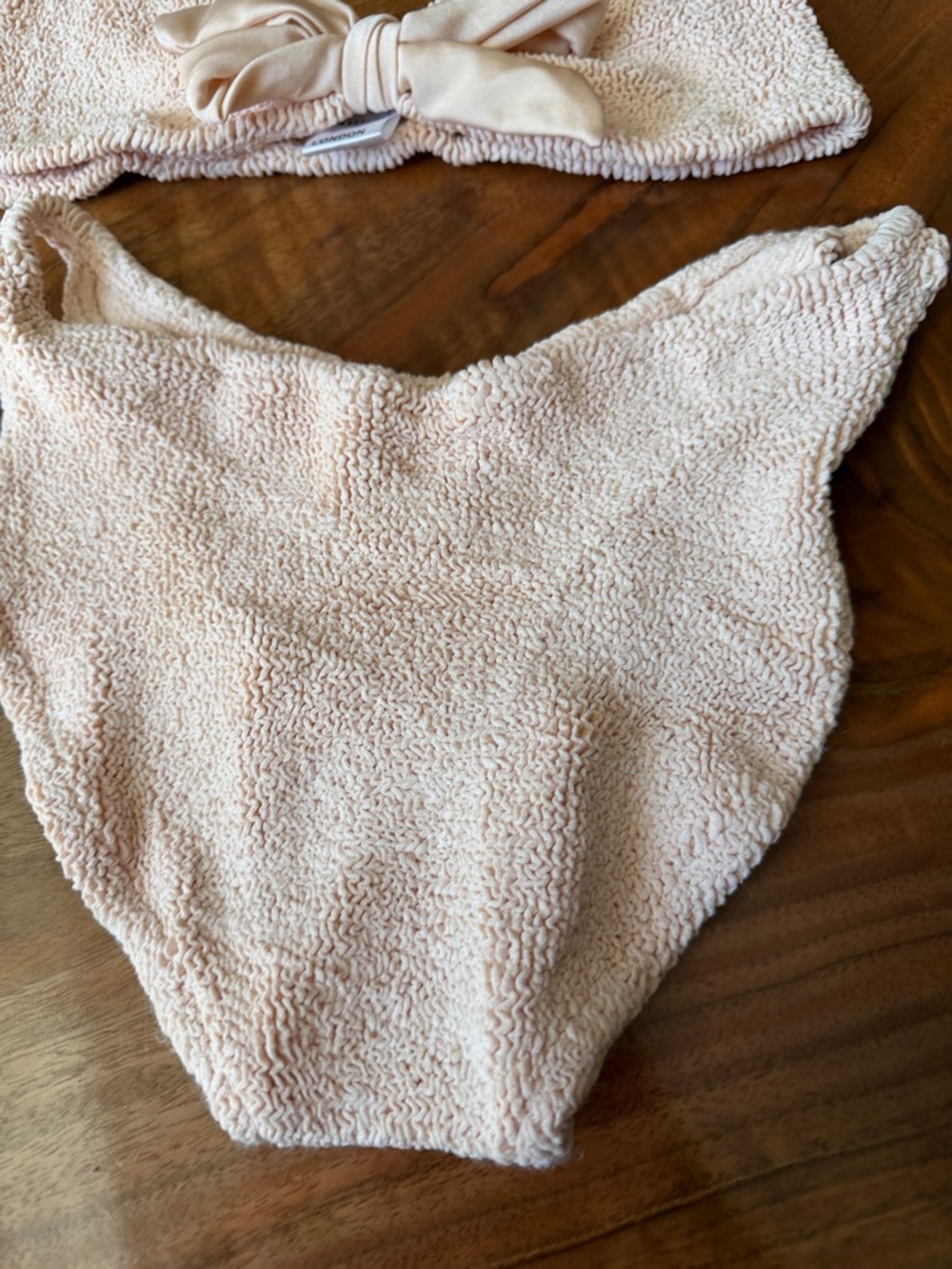 Hunza G Textured Pale Pink Knot-Front Bikini - Picture 4 of 11